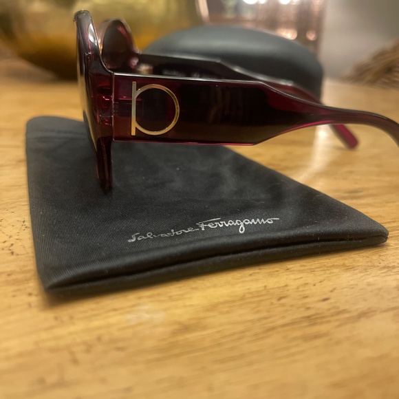 Salvatore Ferragamo SF942S Butterfly Sunglasses in Wine Caramel - Picture 10 of 15